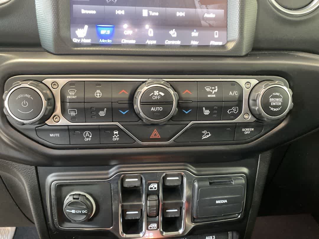 Thumbnail: 2021 Jeep Wrangler - 21