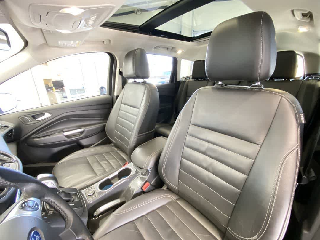 Thumbnail: 2015 Ford Escape - 14