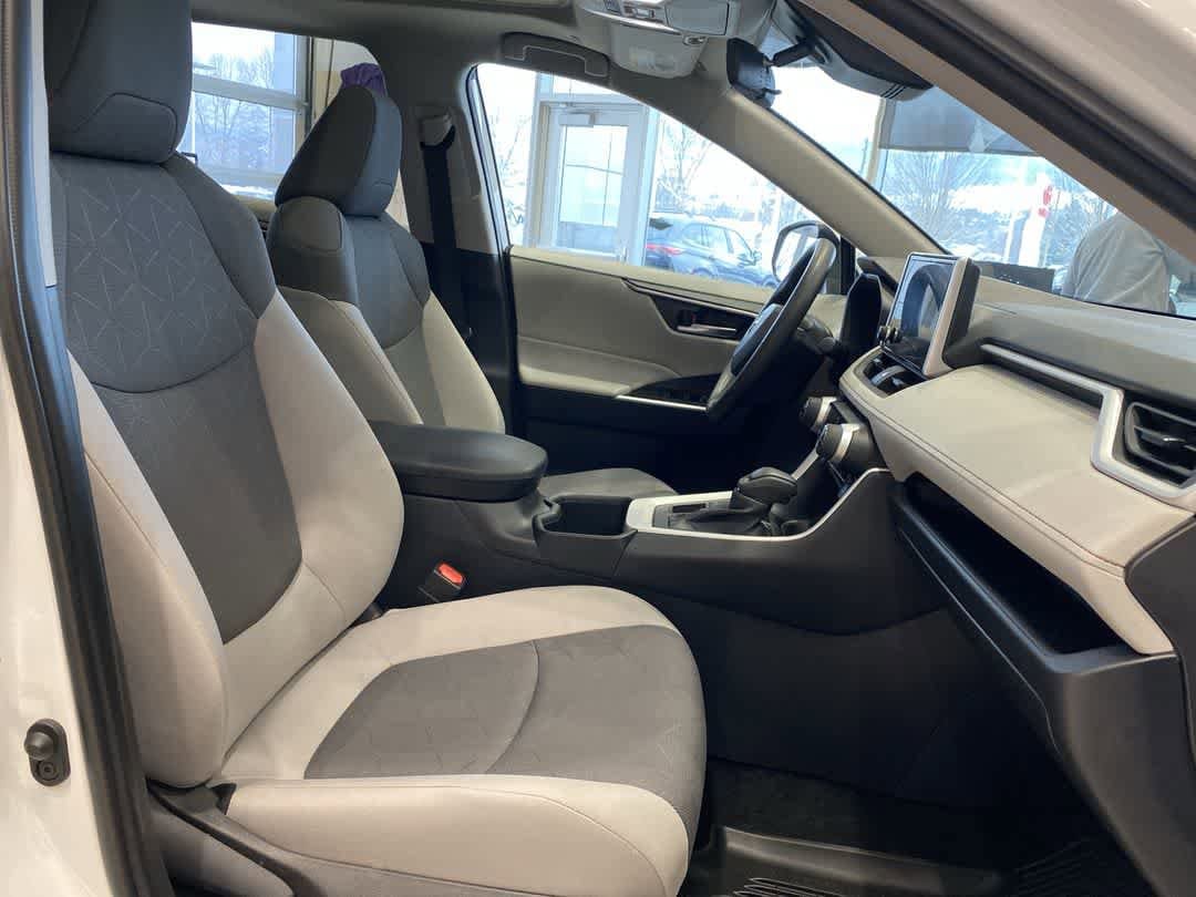 Thumbnail: 2025 Toyota RAV4 - 23