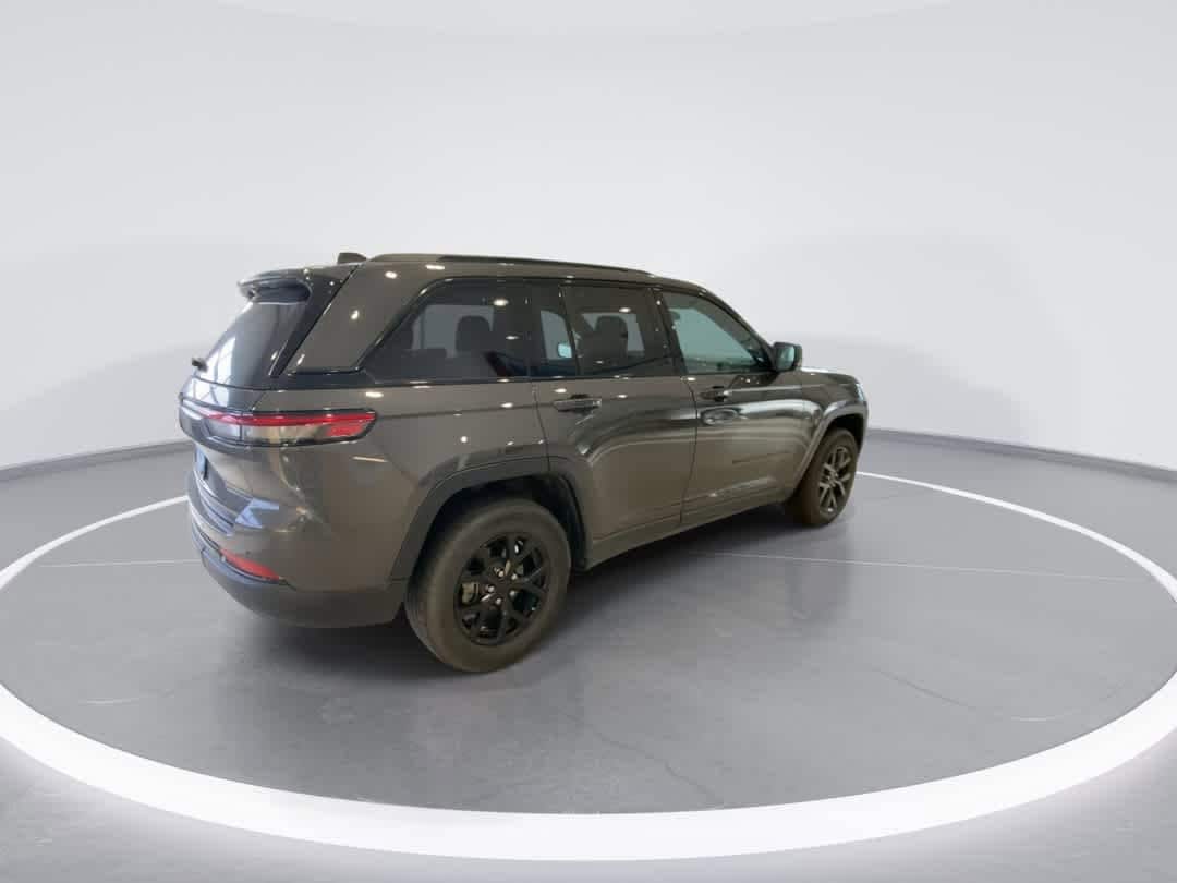 Thumbnail: 2024 Jeep Grand Cherokee - 8