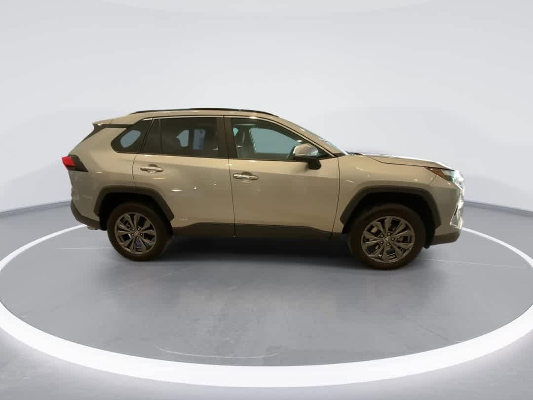 Thumbnail: 2024 Toyota RAV4 - 9