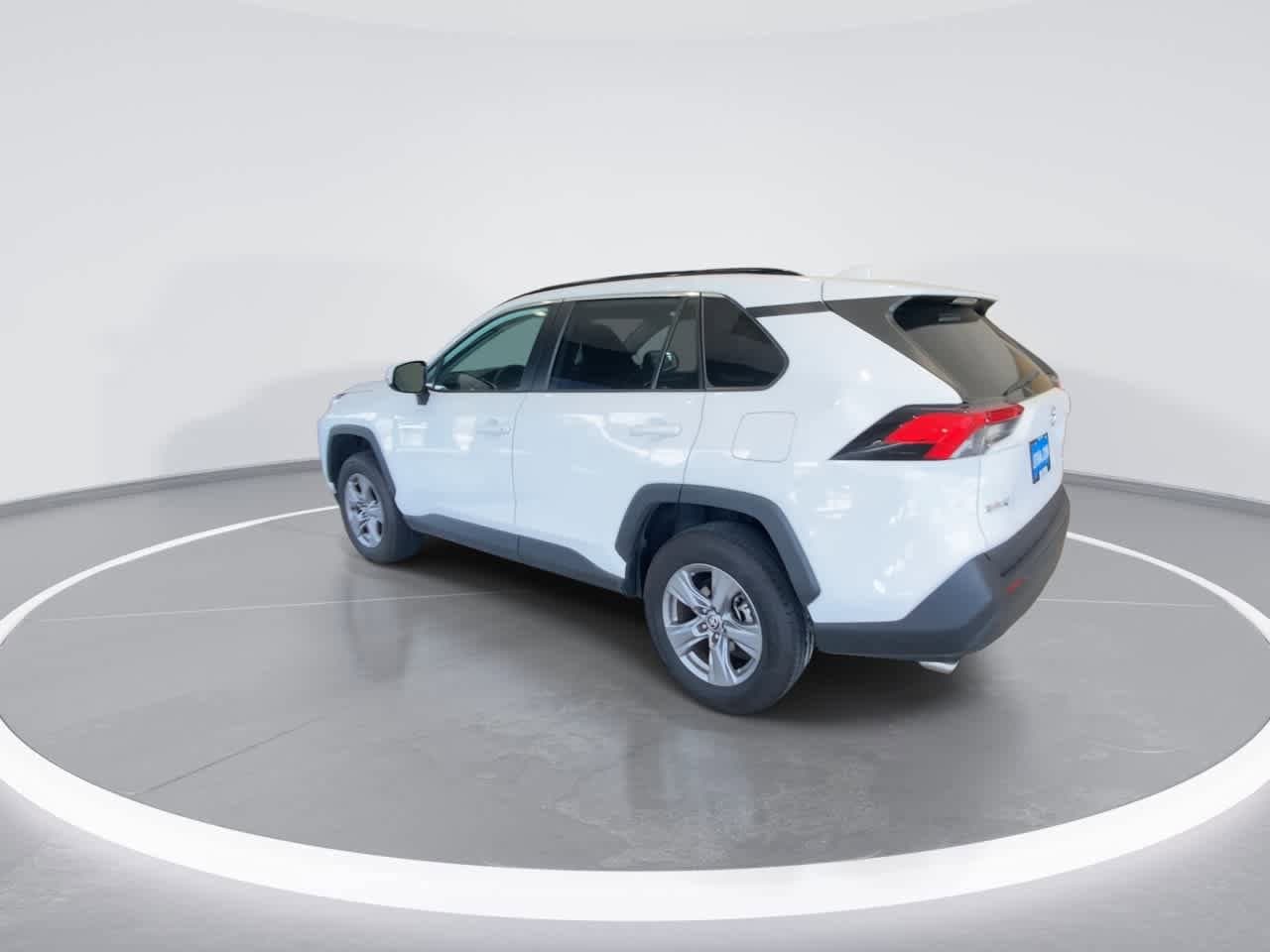 Thumbnail: 2022 Toyota RAV4 - 6