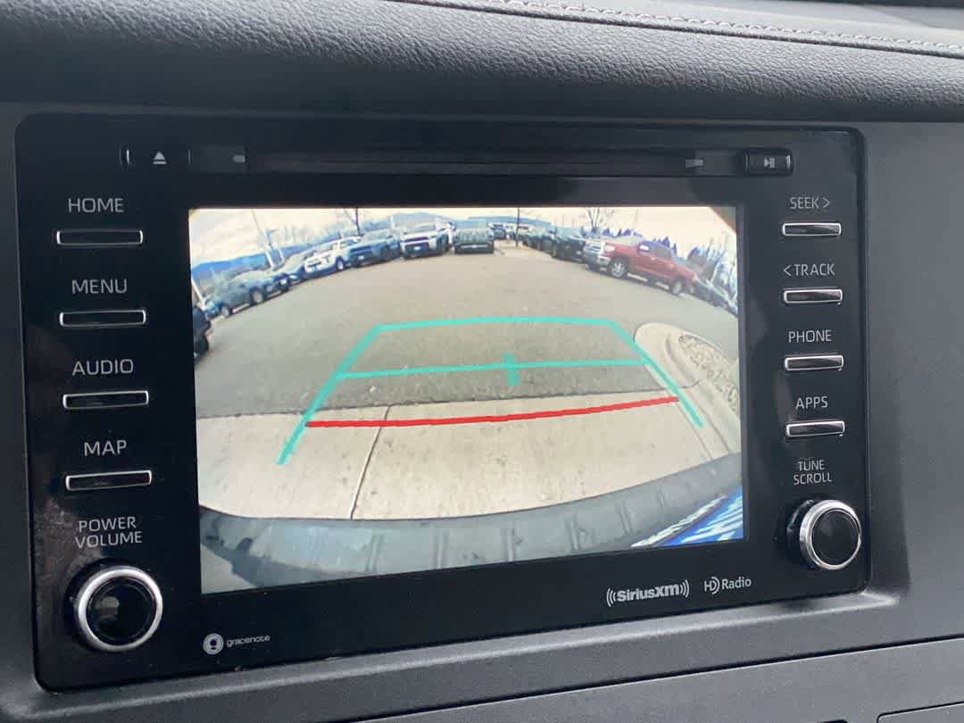 Thumbnail: 2020 Toyota Sienna - 17