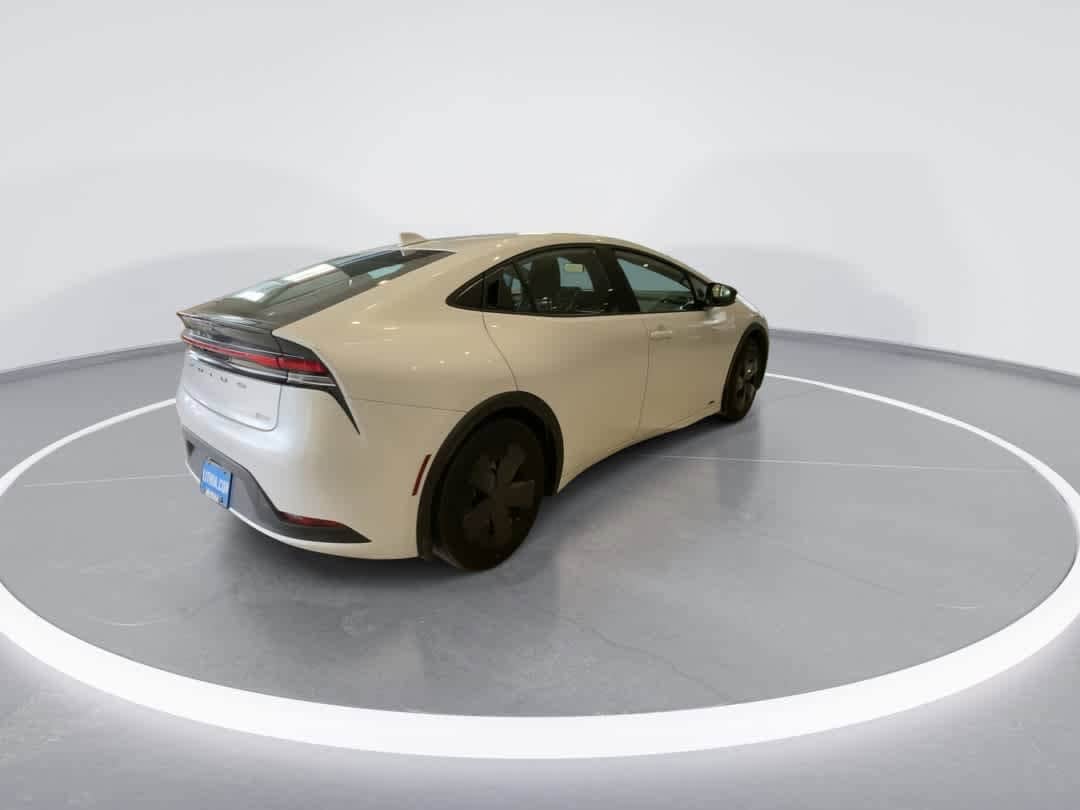 Thumbnail: 2023 Toyota Prius - 8