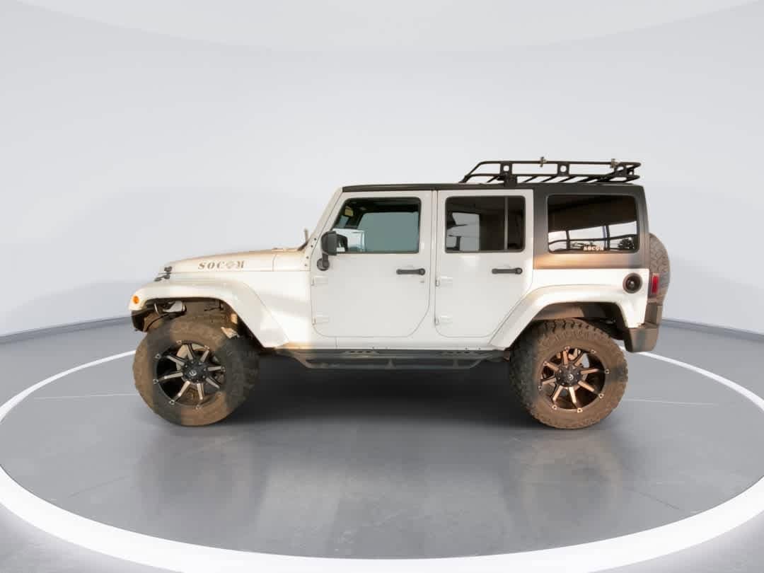 Thumbnail: 2016 Jeep Wrangler - 5