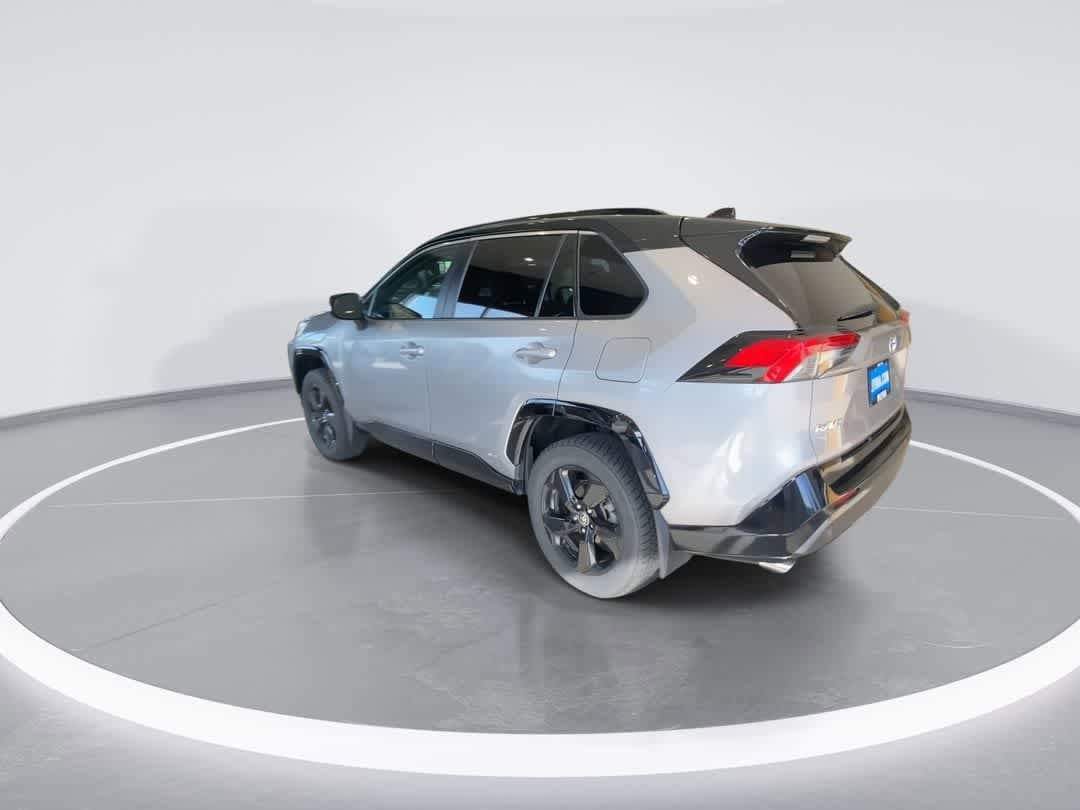 Thumbnail: 2021 Toyota RAV4 - 6