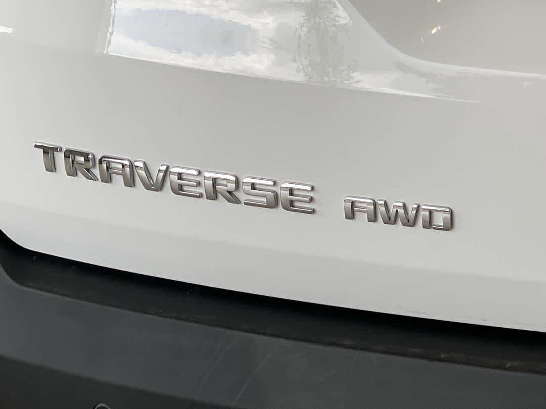 Thumbnail: 2022 Chevrolet Traverse - 11