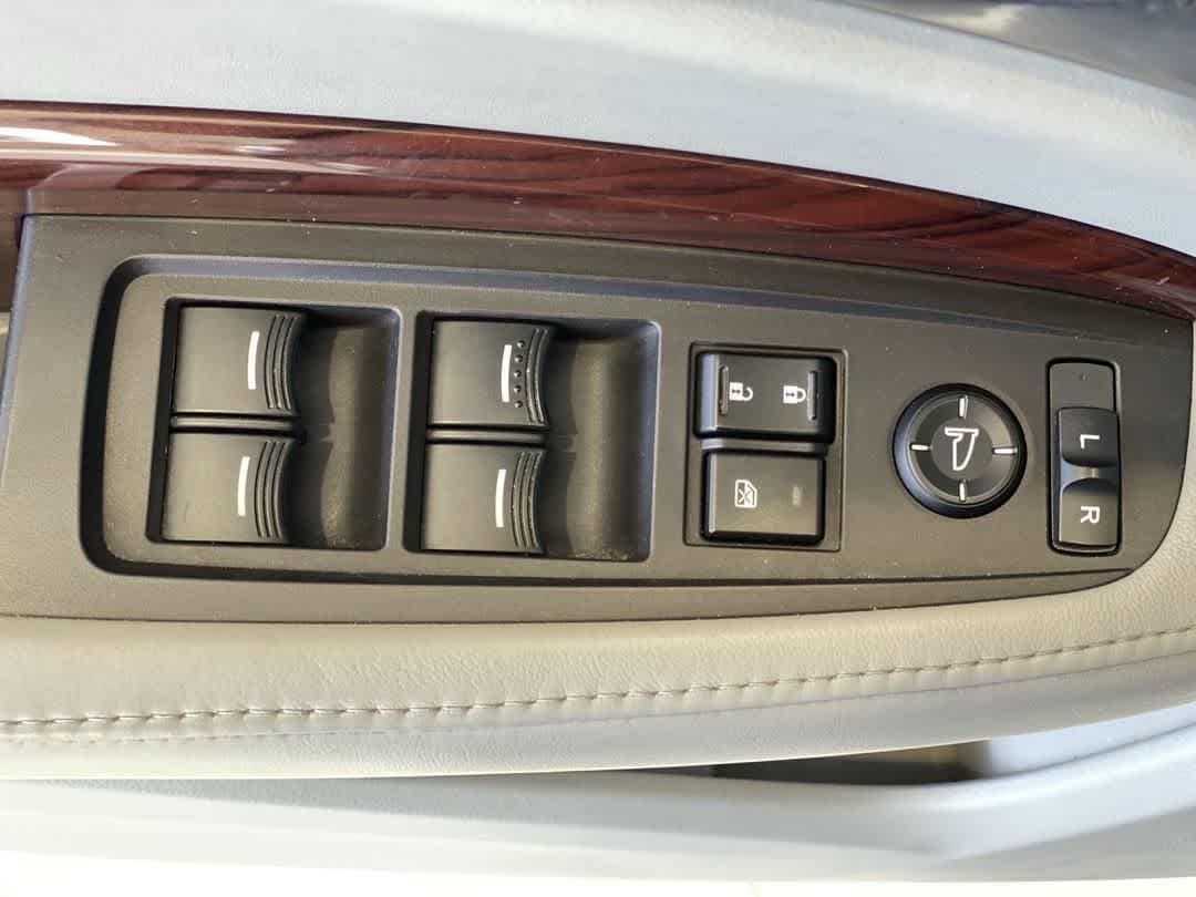 Thumbnail: 2016 Acura MDX - 16