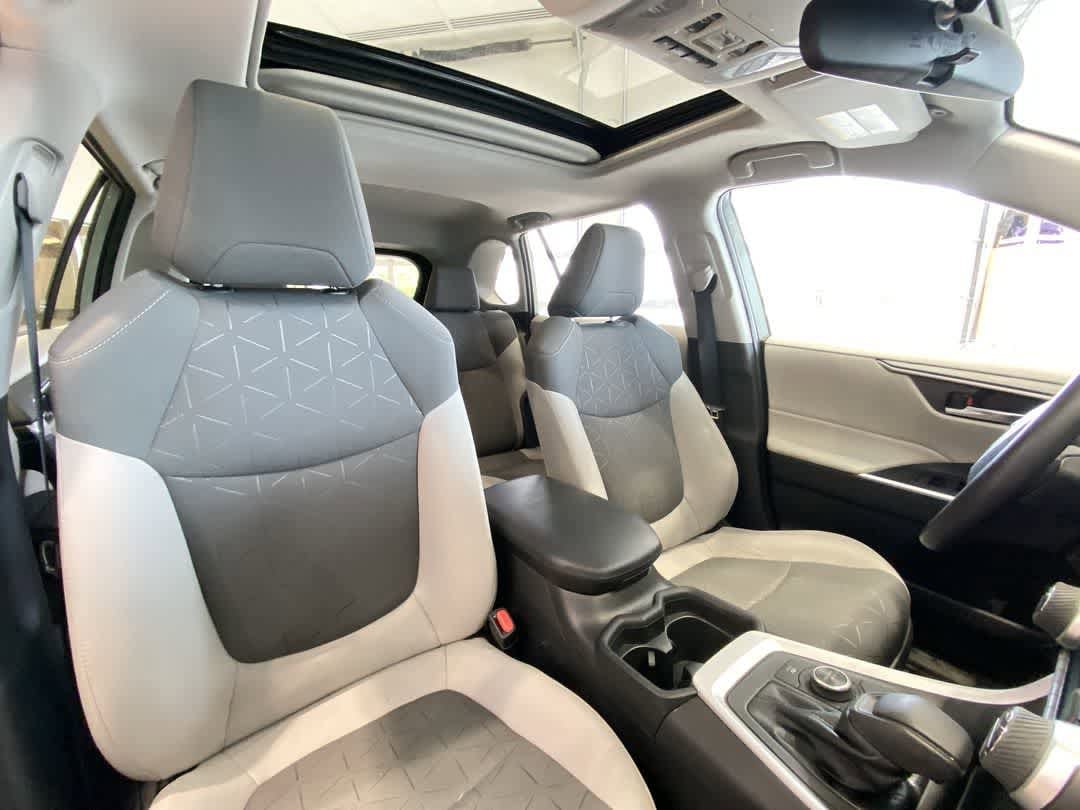 Thumbnail: 2021 Toyota RAV4 - 27