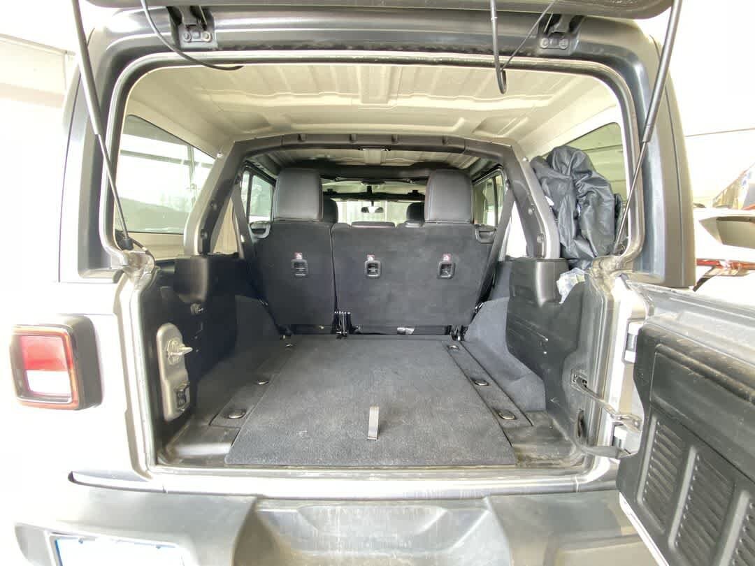 Thumbnail: 2018 Jeep Wrangler - 23