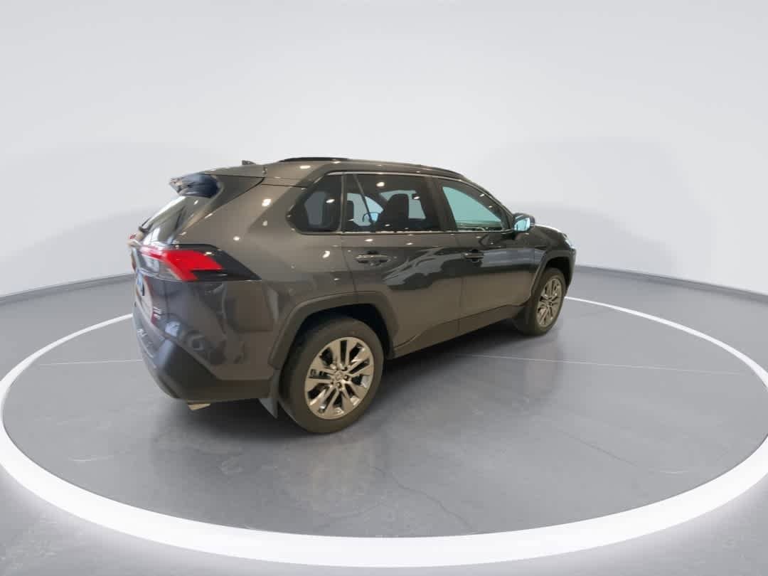 Thumbnail: 2025 Toyota RAV4 - 8