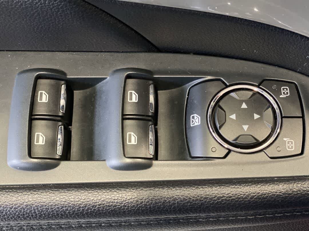 Thumbnail: 2016 Ford Explorer - 16