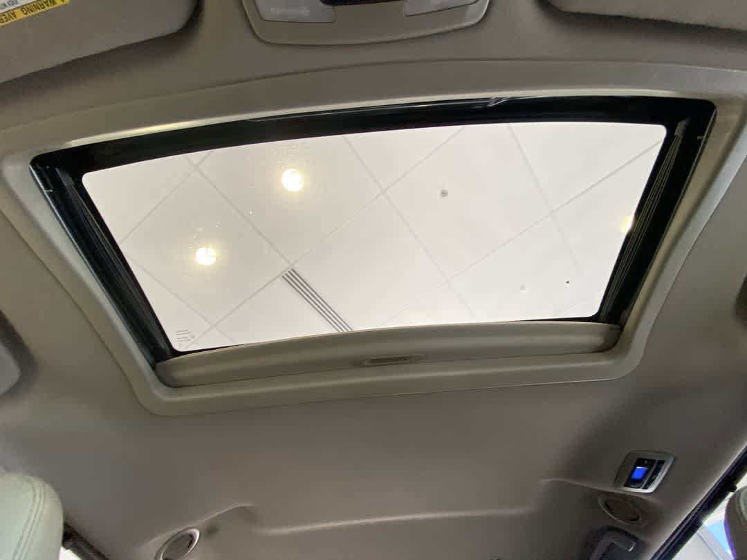 Thumbnail: 2017 Toyota Sienna - 24