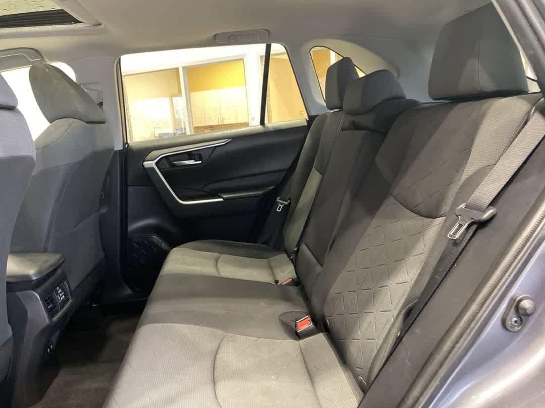 Thumbnail: 2020 Toyota RAV4 - 22