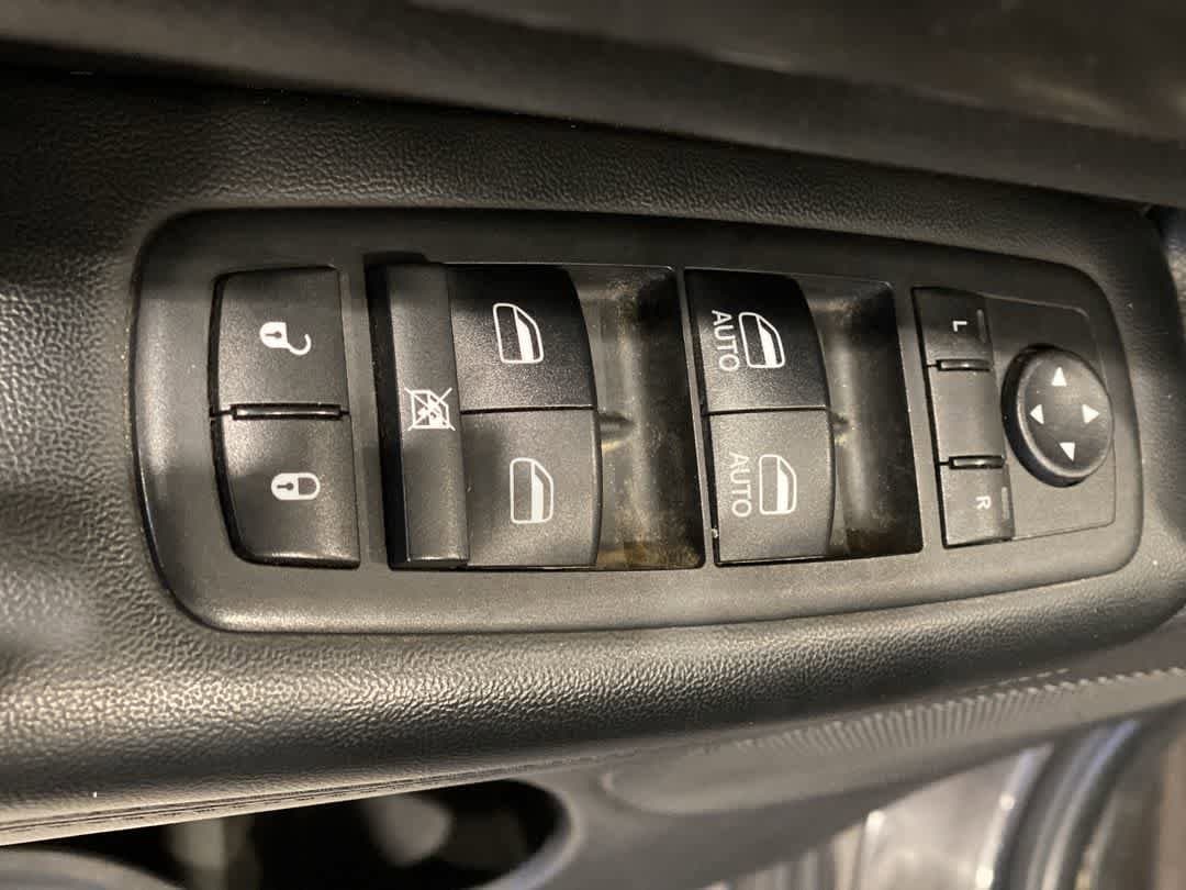 Thumbnail: 2018 Jeep Grand Cherokee - 15