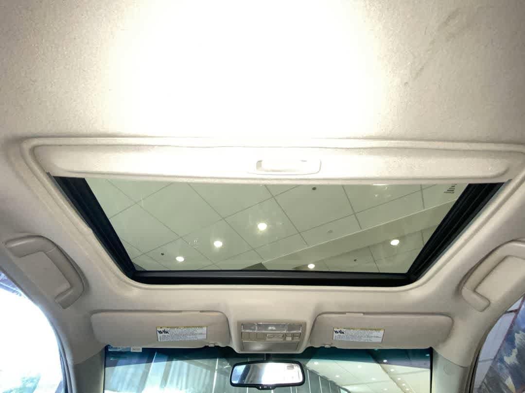Thumbnail: 2011 Toyota Camry - 23