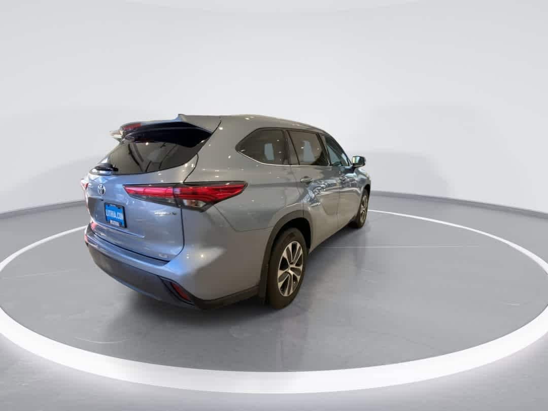 Thumbnail: 2021 Toyota Highlander - 8