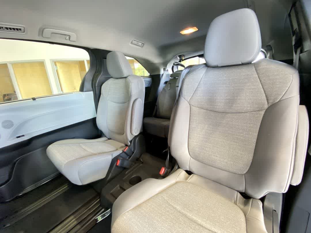 Thumbnail: 2025 Toyota Sienna - 24