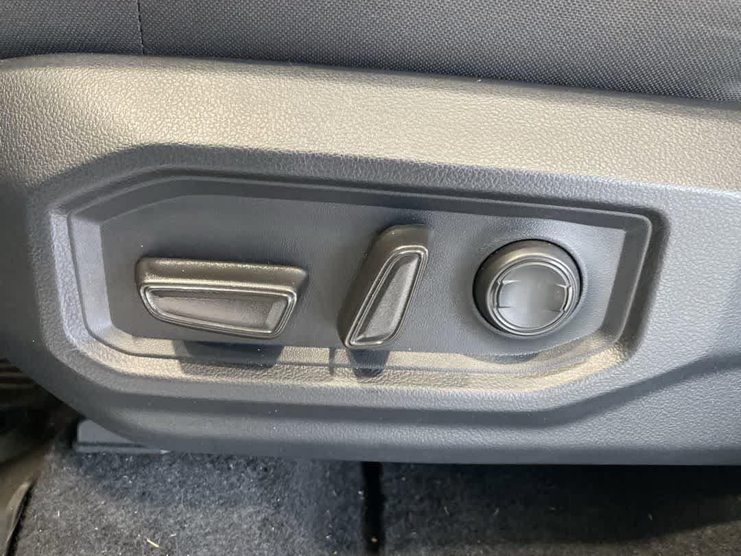 Thumbnail: 2025 Toyota Tundra - 14