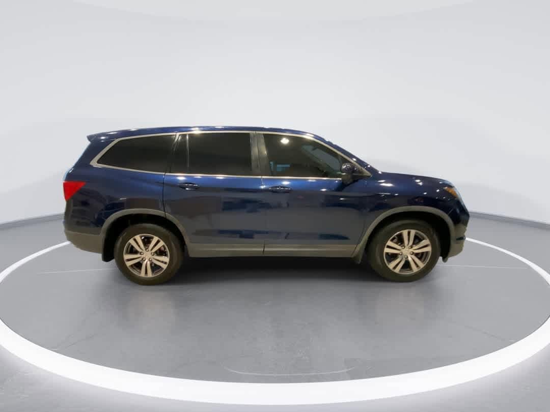 Thumbnail: 2016 Honda Pilot - 9
