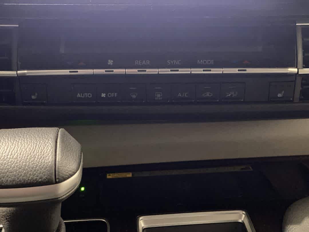 Thumbnail: 2024 Toyota Sienna - 22