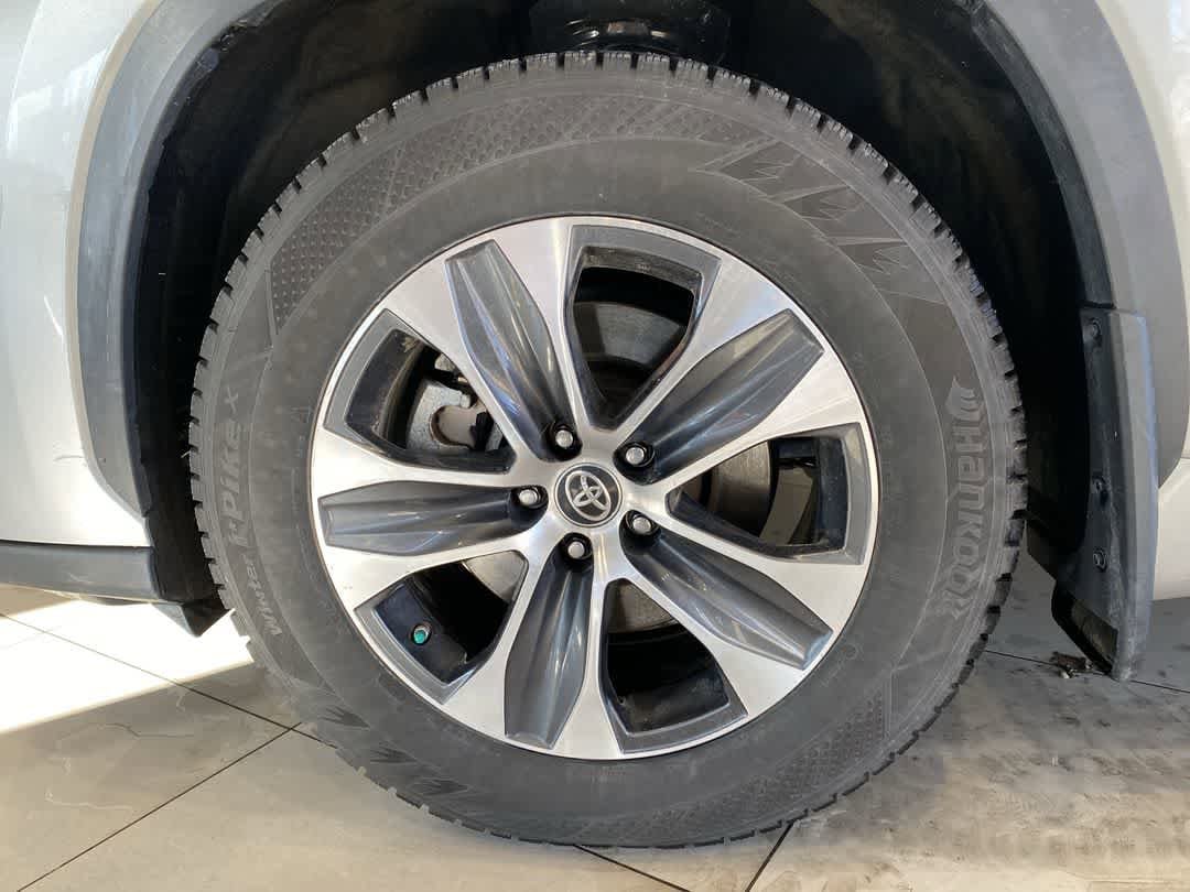 Thumbnail: 2021 Toyota Highlander - 10