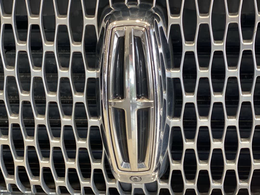 Thumbnail: 2020 Lincoln Navigator L - 10