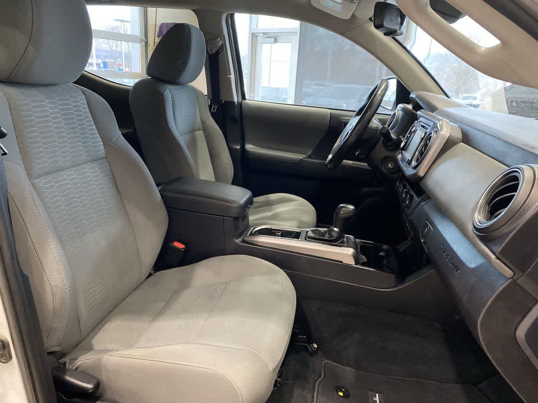 Thumbnail: 2018 Toyota Tacoma - 23