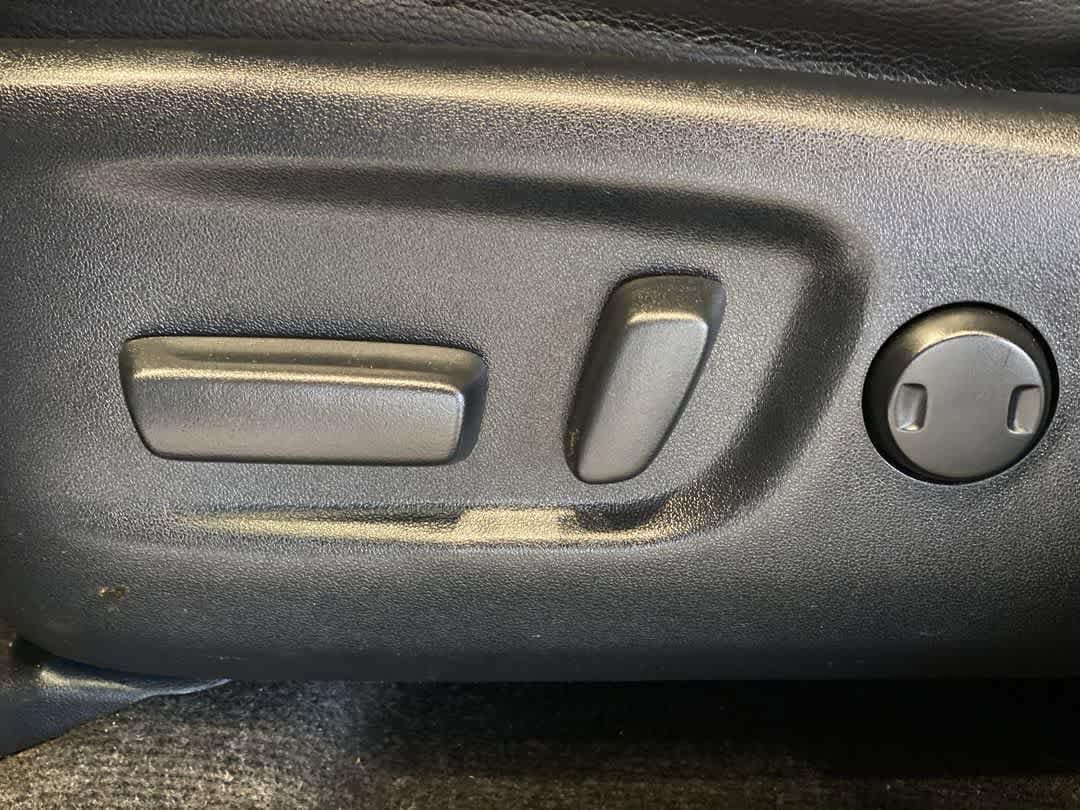 Thumbnail: 2016 Toyota RAV4 - 15