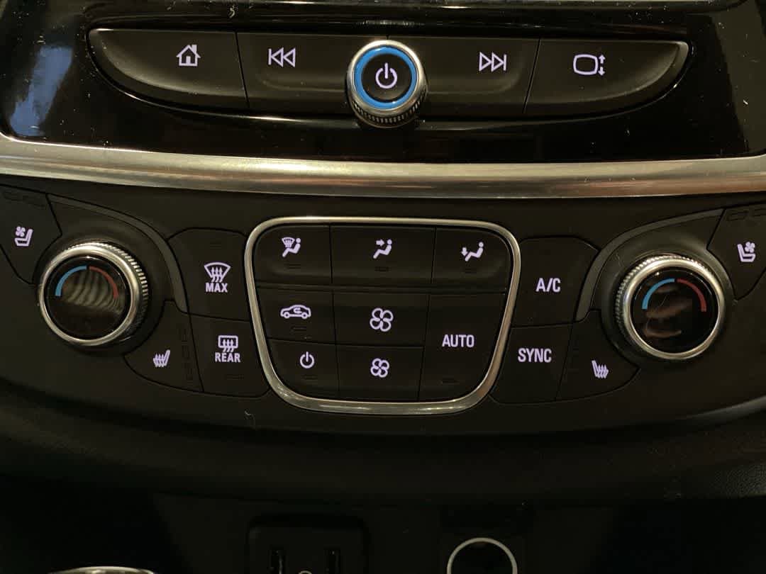 Thumbnail: 2019 Chevrolet Traverse - 22