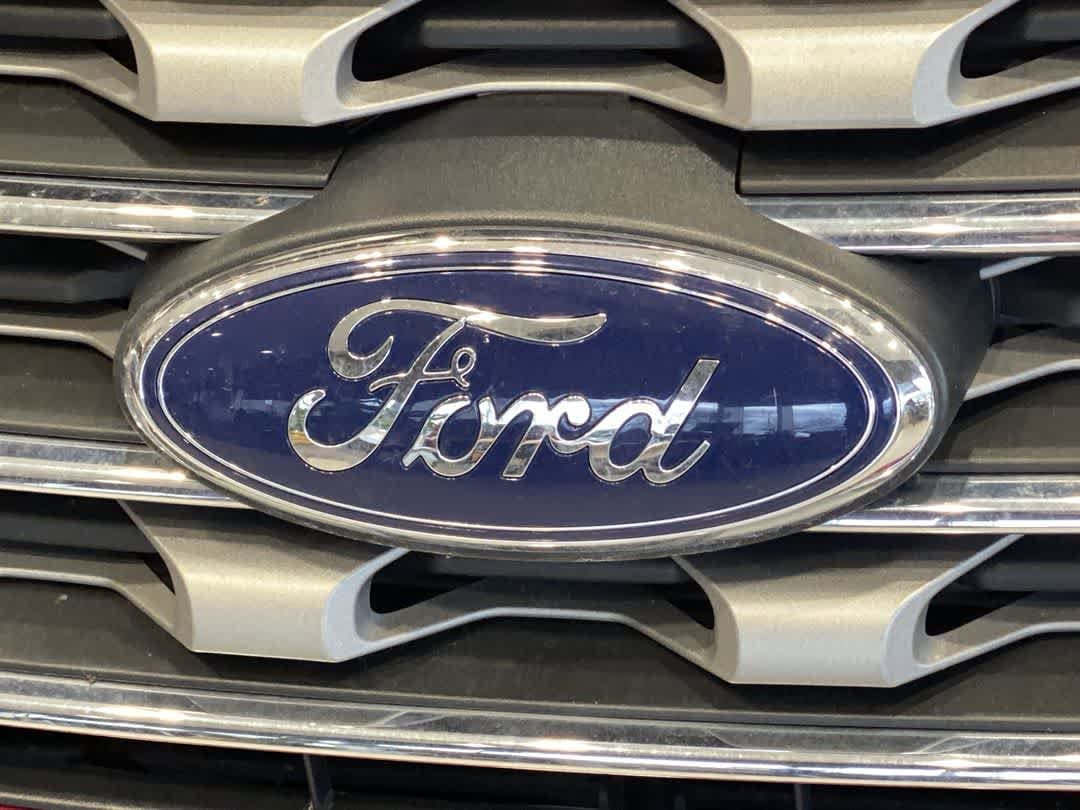 Thumbnail: 2016 Ford Explorer - 10