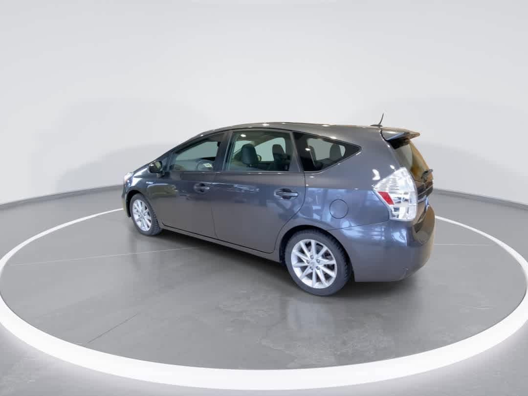 Thumbnail: 2013 Toyota Prius v - 6