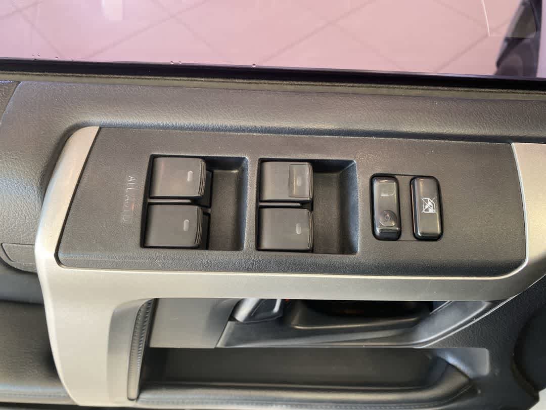 Thumbnail: 2011 Toyota 4Runner - 15