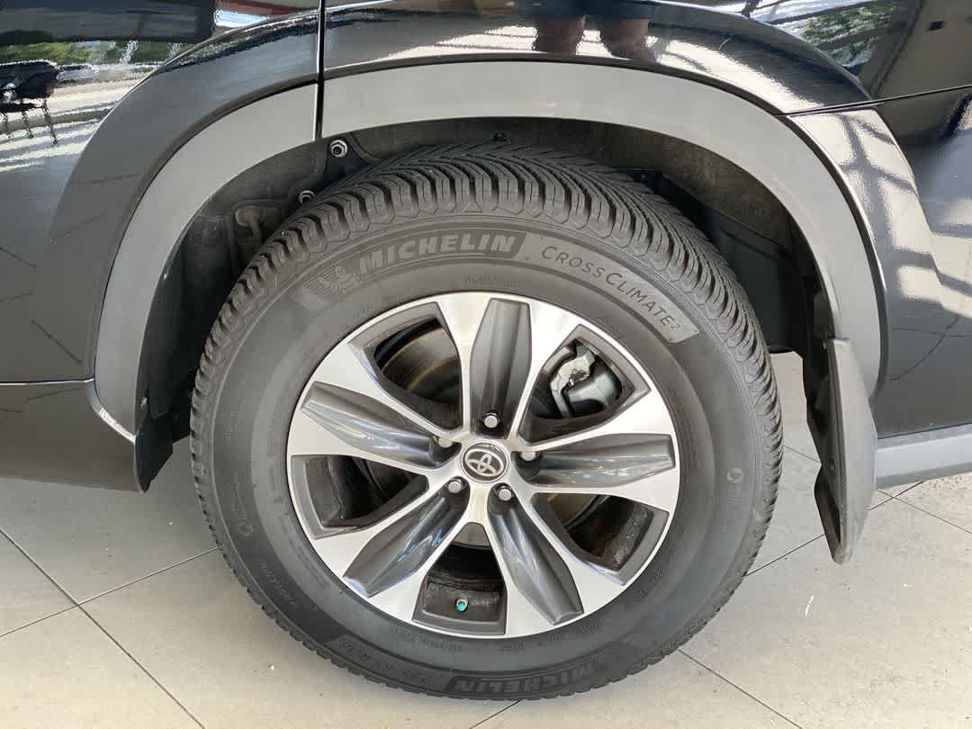 Thumbnail: 2022 Toyota Highlander - 13