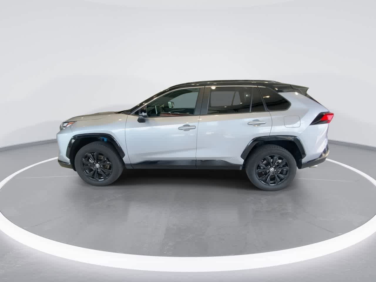 Thumbnail: 2022 Toyota RAV4 - 5