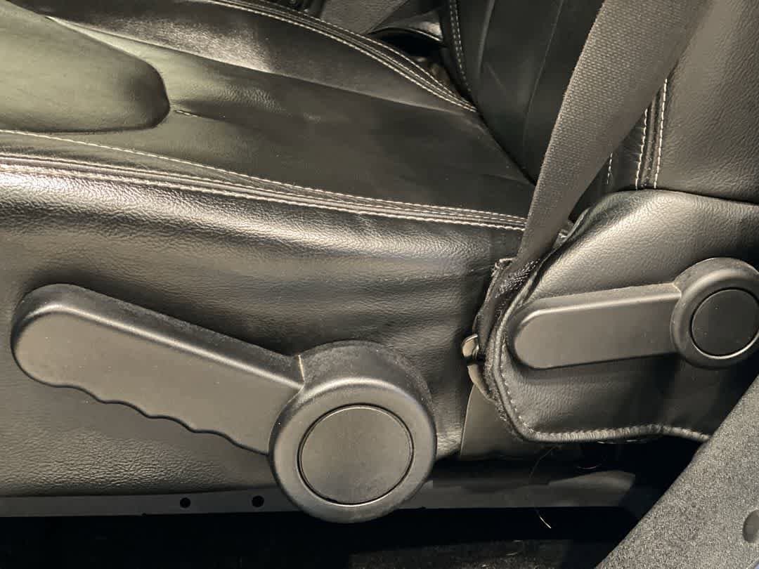 Thumbnail: 2017 Jeep Wrangler - 14