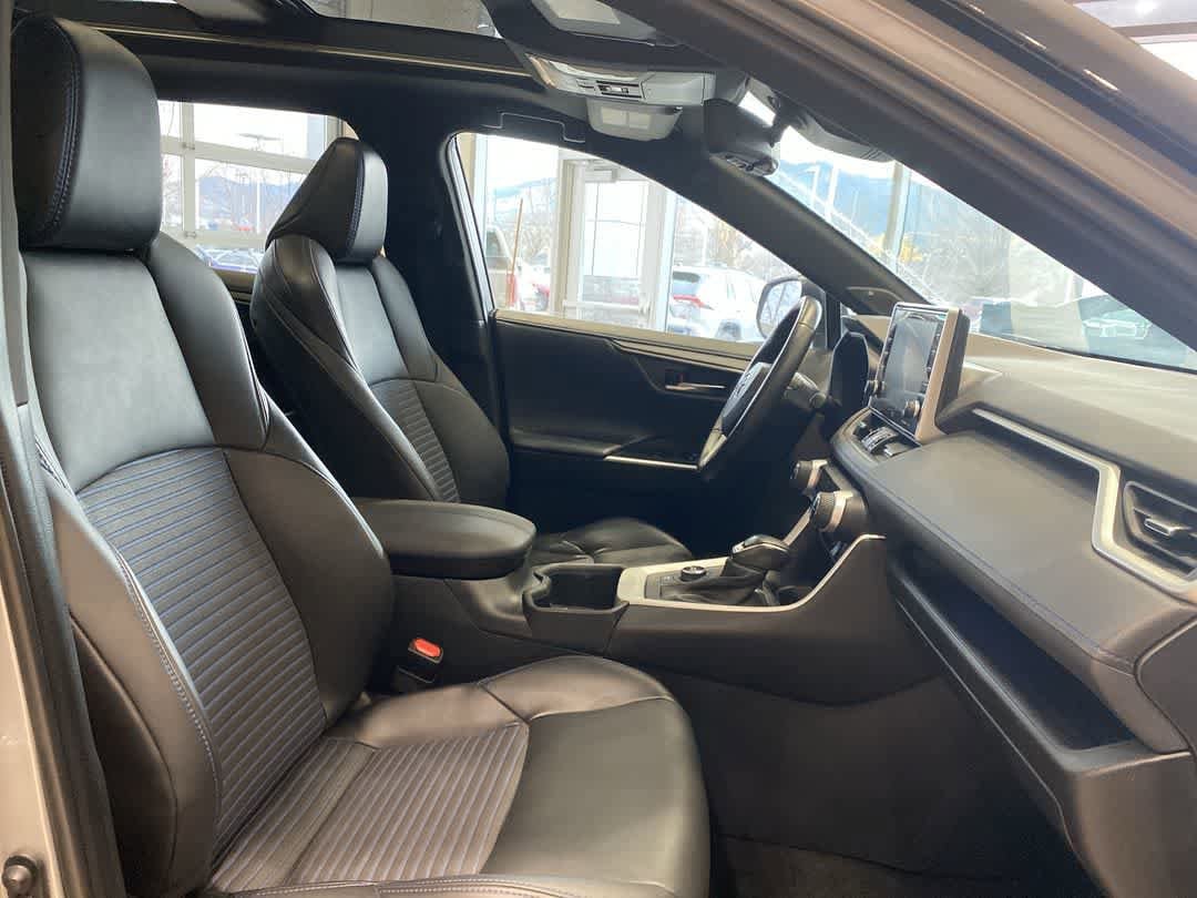 Thumbnail: 2022 Toyota RAV4 - 23