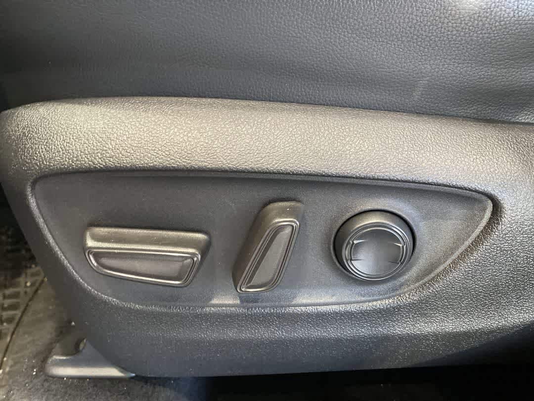 Thumbnail: 2022 Toyota Highlander - 12