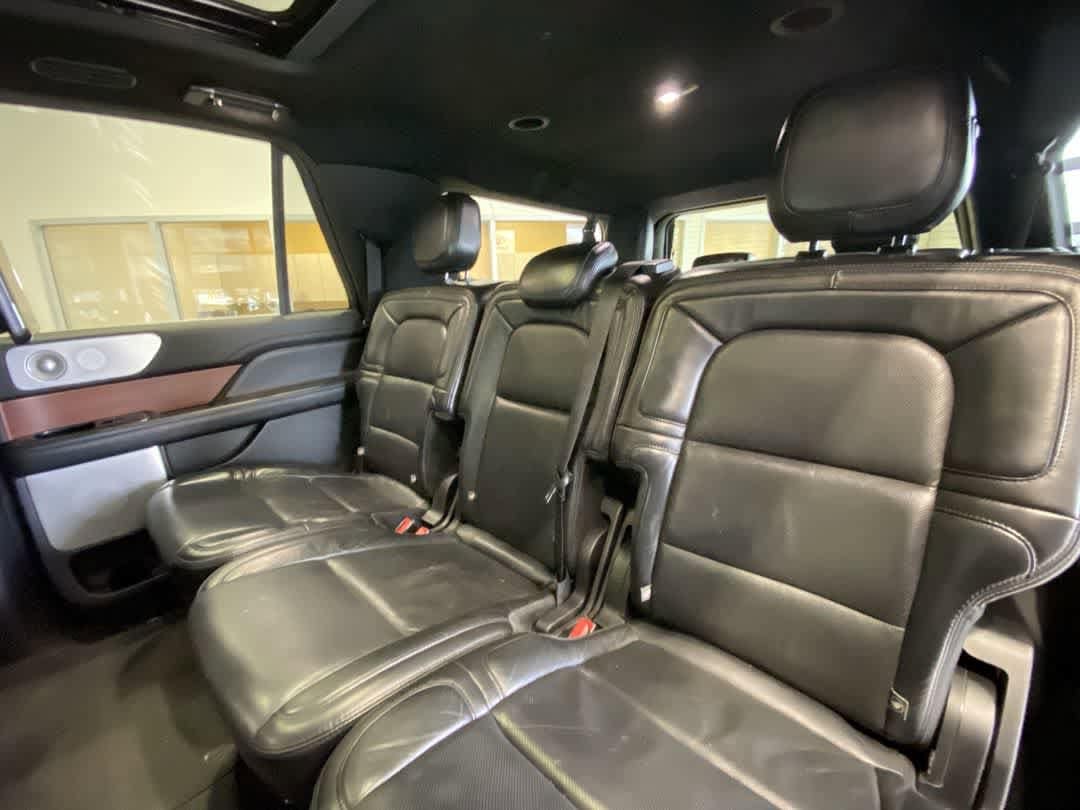 Thumbnail: 2020 Lincoln Navigator L - 26