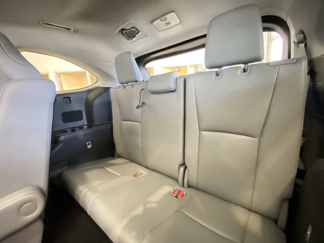 Thumbnail: 2023 Toyota Highlander - 26