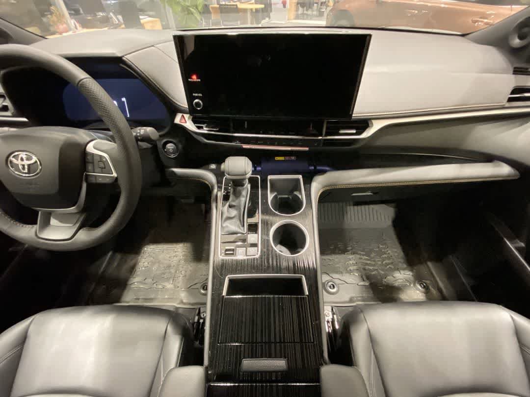 Thumbnail: 2026 Toyota Sienna - 23