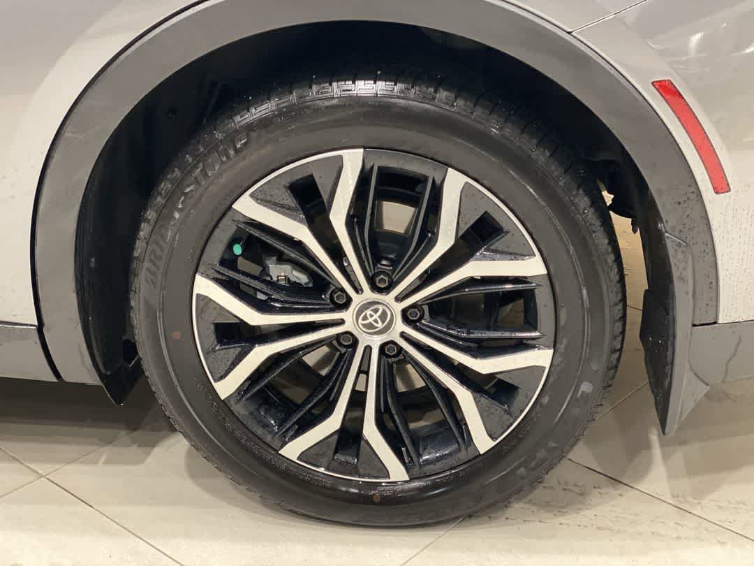 Thumbnail: 2023 Toyota Crown - 12