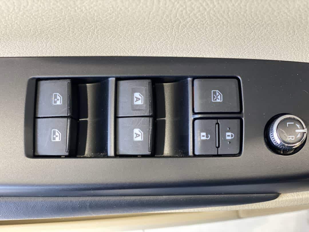 Thumbnail: 2019 Toyota Highlander - 16