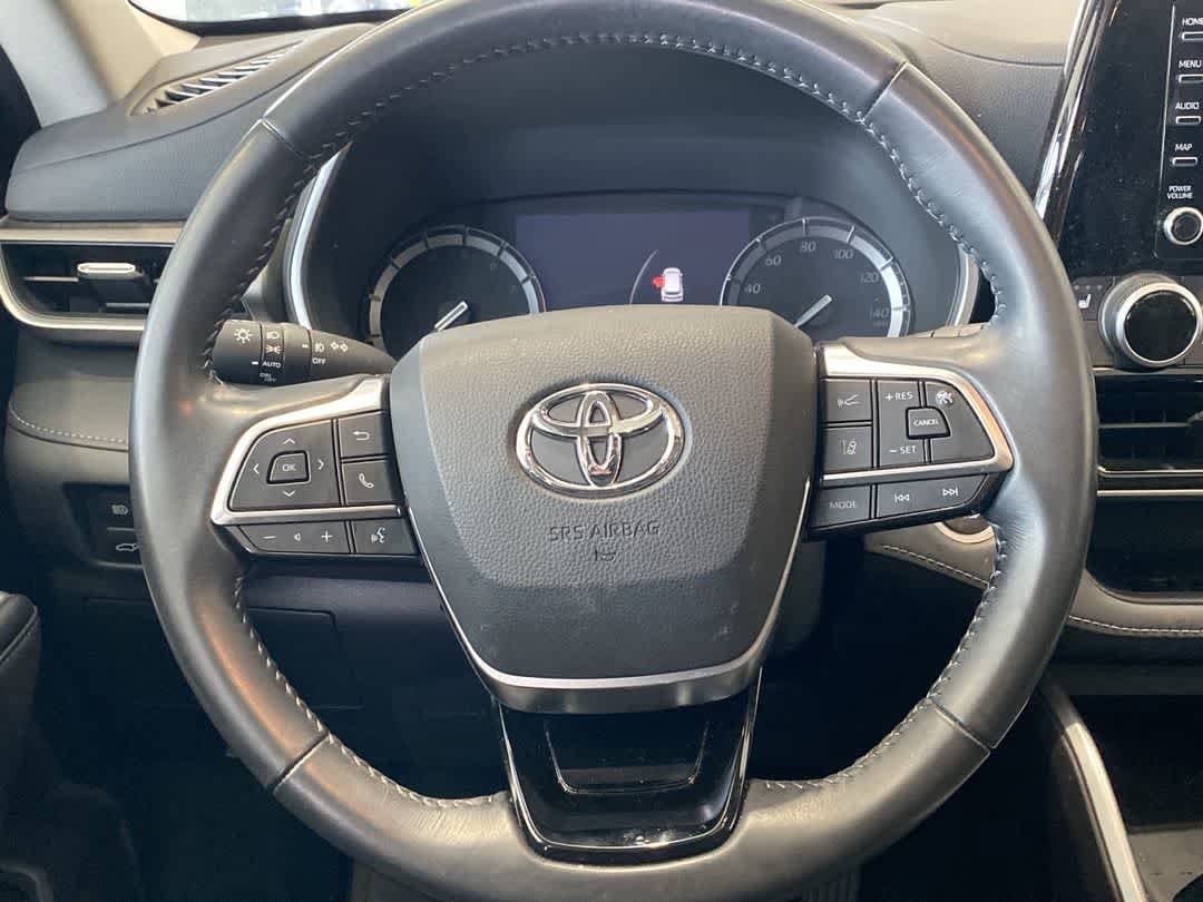Thumbnail: 2021 Toyota Highlander - 17