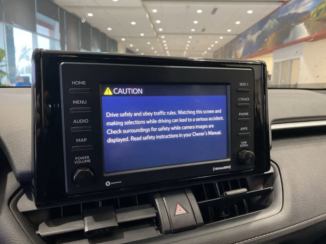 Thumbnail: 2020 Toyota RAV4 - 16