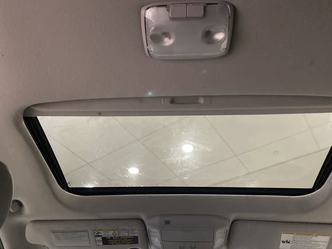 Thumbnail: 2010 Toyota Tundra - 21