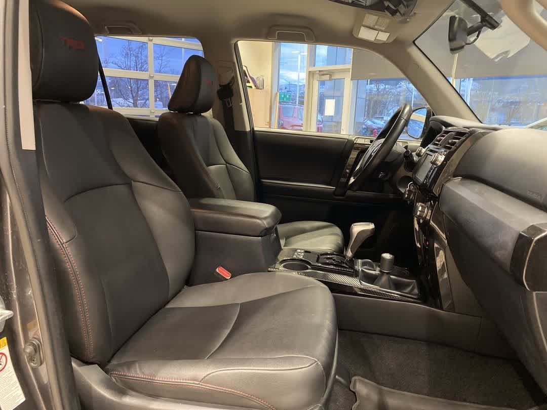 Thumbnail: 2019 Toyota 4Runner - 23