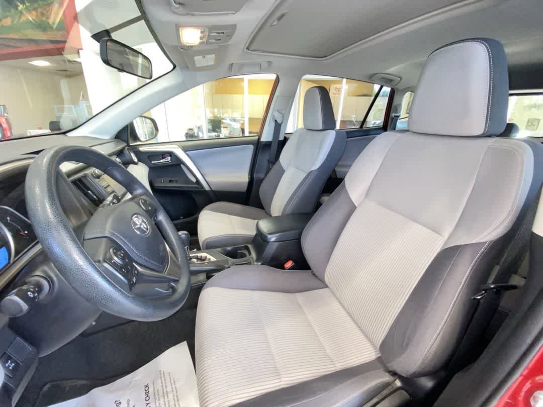Thumbnail: 2014 Toyota RAV4 - 13