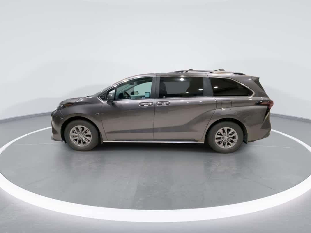 Thumbnail: 2024 Toyota Sienna - 5