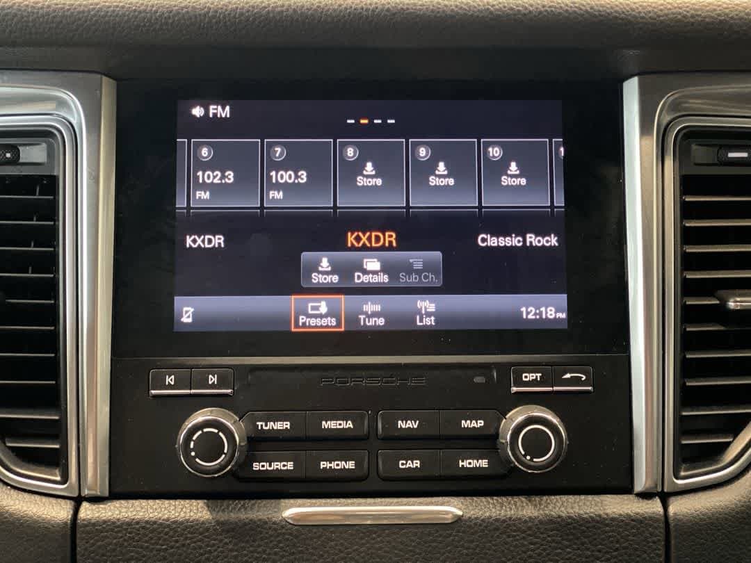 Thumbnail: 2018 Porsche Macan - 18